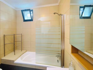 Bidet, håndklæder, Sæbe, Shampoo