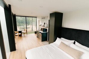 Iron/ironing board, WiFi, bed sheets - Luxurious mirrored cabin nestled on the Woods & Co Weddings + Events property for the ultimate getaway (Pepin)