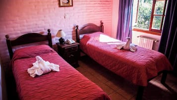 Habitación estándar con 1 cama matrimonial o 2 individuales | Caja de seguridad en la habitación y wifi gratis