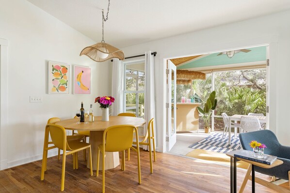 4 bedrooms - Haven Grove Beach Bungalow w Hot Tub Game Room Blocks From the Water (St. Augustine)