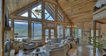 Stunning mtn views, hot tub, pool table