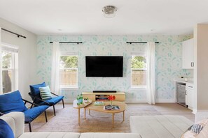 House (5 Bedrooms) | Interior