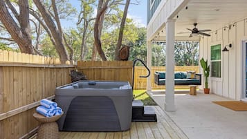 Vista frontal de la propiedad