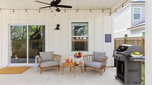 Interior - Hot Tub, Firepit, Putting Green Near the Beach Vilano Fairway by Avantstay (St. Augustine)