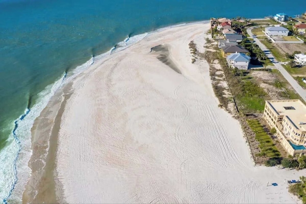 Casa (Multiple Bedrooms) | Interior