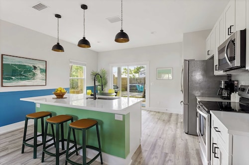 Beach Retreat w/ Putting Green, Hot Tub, 2 Free Bikes Golden Hour by Avantstay