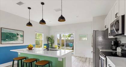 Beach Retreat w/ Putting Green, Hot Tub, 2 Free Bikes Golden Hour by Avantstay