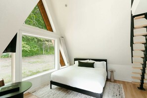 Silitysrauta/-lauta, Wi-Fi, vuodevaatteet