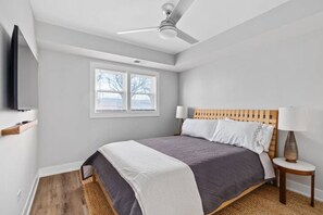 1 soverom, skrivebord, strykejern/-brett og wi-fi (inkludert)