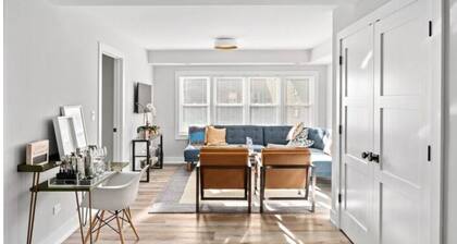 Renovated Suite in Berwyn/Riverside