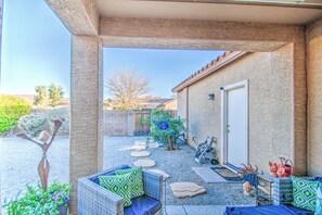 Terrace/patio - Adorable Gilbert 3 Bedroom Hide Away with Office & WiFi! (Gilbert)