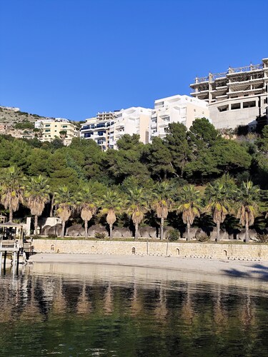 Golden Seaview Apartment 