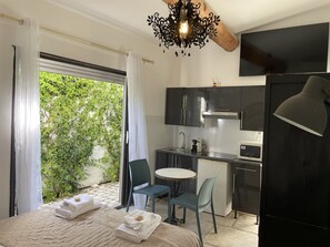 1 bedroom, iron/ironing board, Internet, bed sheets