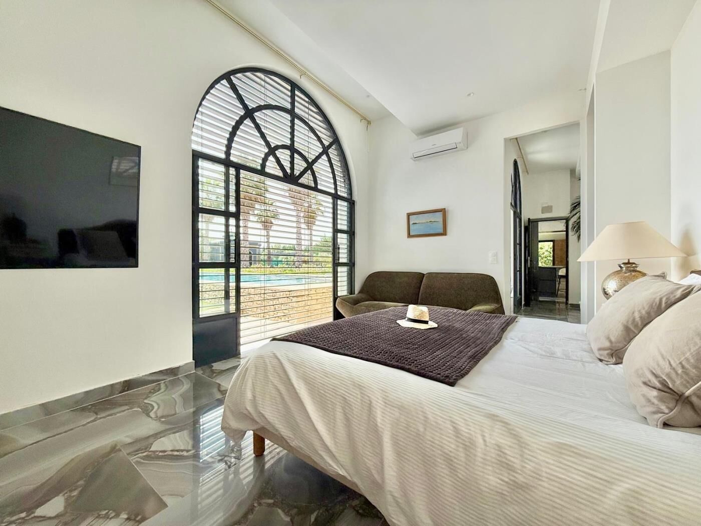 8 chambres, fer et planche à repasser, accès Internet, draps fournis