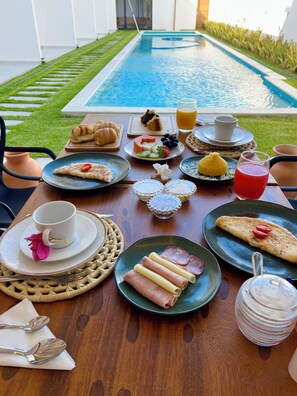 Restaurant - Yahweh Hotel  (Touros)