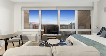 Cozy studio with fitness room, WiFi in lovely Queens