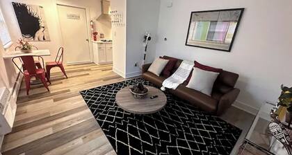 Charming Cozy Suite in Riverside
