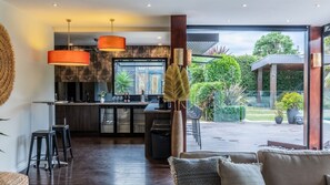 Interior - Bellini Bliss with Gas Heated Pool (Tootgarook)