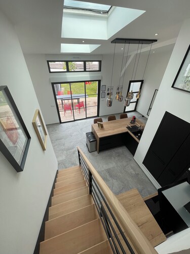 Loft house + SPA 5 minutes from Rennes. Ideal for professionals and families.
