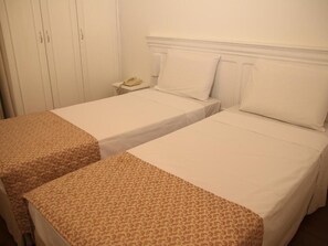 1 bedroom, desk, laptop workspace, free WiFi