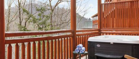 House (6 Bedrooms) | Front of property