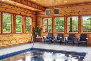 House (6 Bedrooms) | Interior