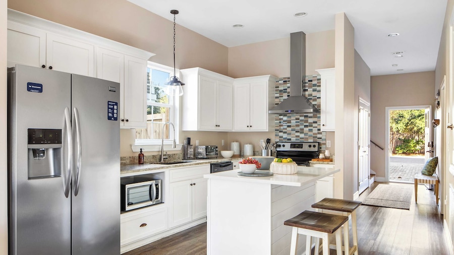 Sleeps 18! Private Pool, Hot Tub, Near Beach Miramar Dream House by Avantstay