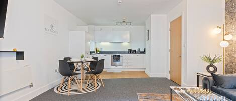 Apartment | Living area | TV