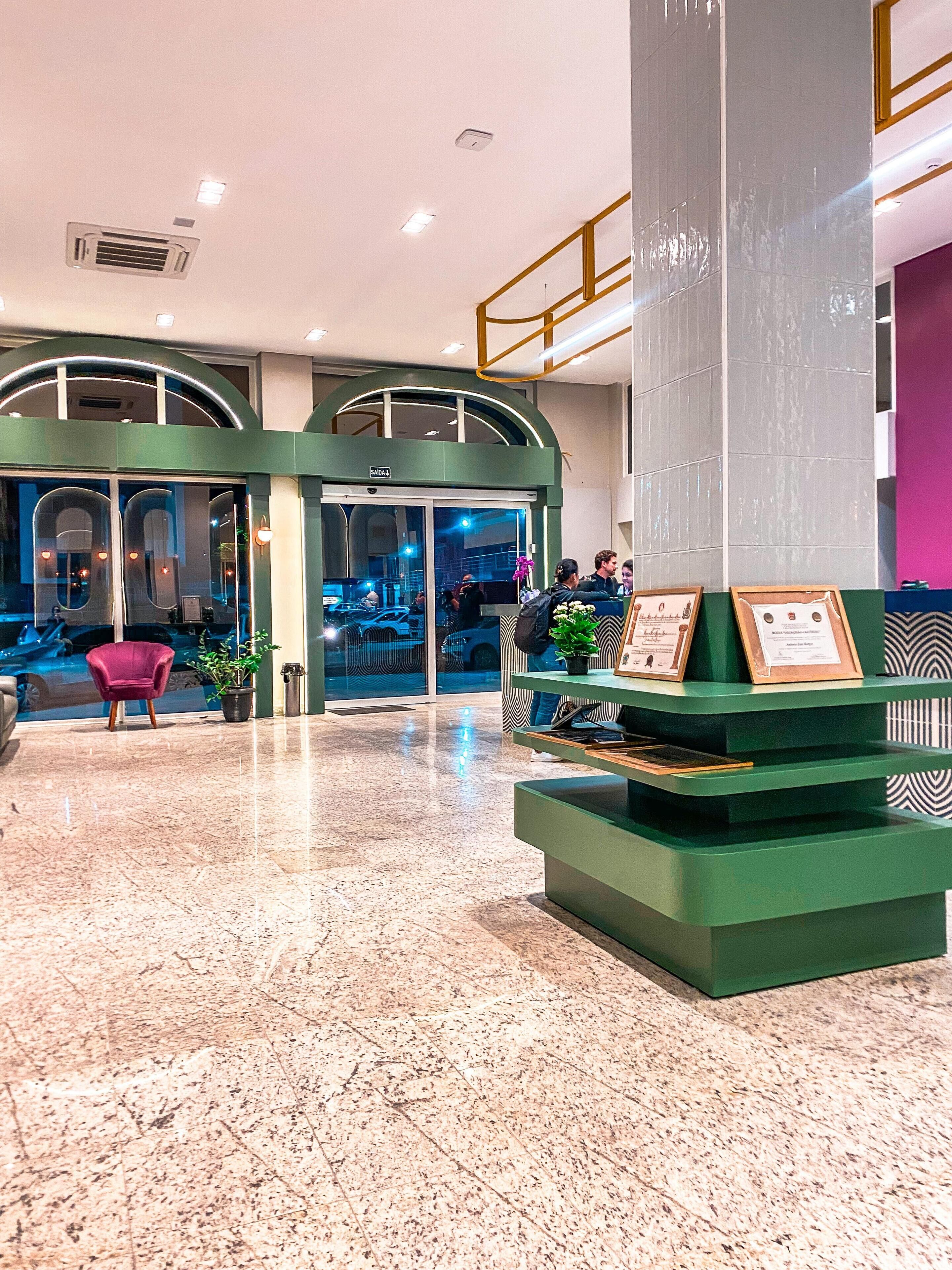 ฝ่ายต้อนรับ