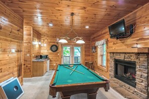 House (5 Bedrooms) | Interior