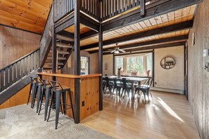 Dining - NEW! Woodland Retreat - Hot tub/Game Room/Firepit (Tamworth)