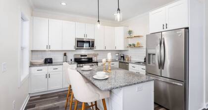 Serenity in Blue-Fire Pit + King Bed + Coffee Bar