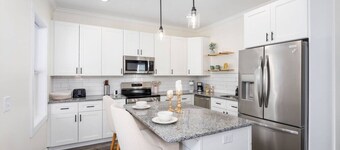 Serenity in Blue-Fire Pit + King Bed + Coffee Bar