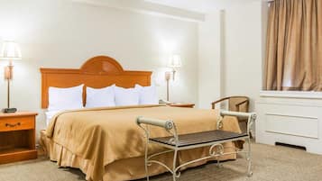 1 makuuhuone, tallelokero huoneessa, työpöytä