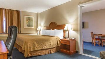 Premier-sviitti | 1 makuuhuone, tallelokero huoneessa, työpöytä