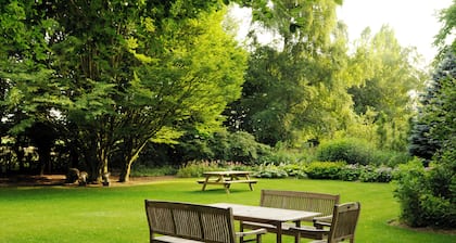 Geestmolenhof 1: relaxing in the green near Leuven, For business or vacation.