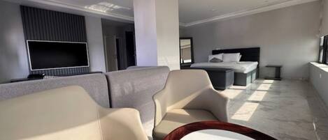 1 slaapkamer, een strijkplank/strijkijzer, wifi, beddengoed