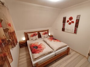 2 bedrooms, WiFi, bed sheets