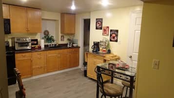 Microwave, oven, stovetop, coffee/tea maker