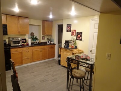 Private 1BR Apt • Peaceful Stay 1hr to NYC
Great amenities - great town!