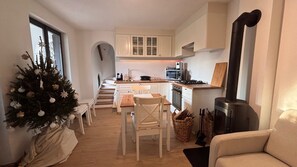 Interior - Charming luxurious cottage with a jacuzzi and AC on the Hungarian countryside. (Szigetvár)