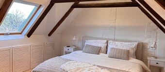 Charming luxurious cottage with a jacuzzi and AC on the Hungarian countryside. 