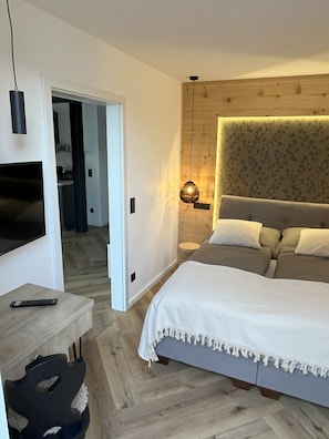 Penthouse Suite | In-room safe, blackout drapes, soundproofing, free WiFi