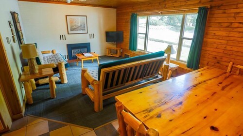 Cozy Northwoods Retreat - Steps from Private Beach