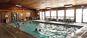 Cozy Studio Poolside Suite - Resort Fun at Your Doorstep