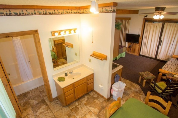 Cabin_12_01