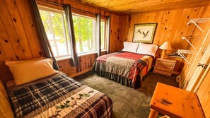 4 bedrooms, WiFi, bed sheets, wheelchair access