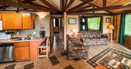 Octagon Cabin Getaway - Outdoor Lounge & Cozy Firepit