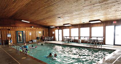 Double Poolside Studio Suites - Steps from Resort Amenities