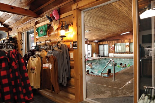 Double Poolside Studio Suites - Steps from Resort Amenities